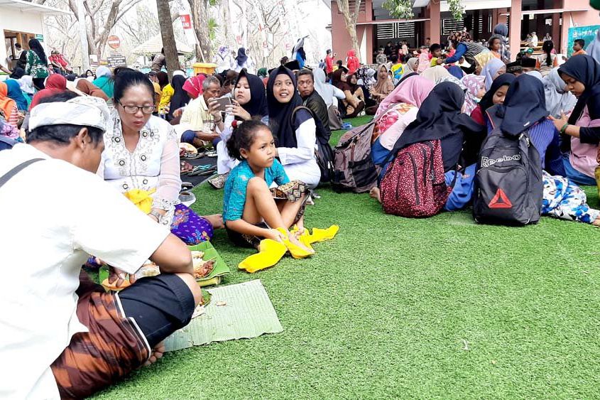 Ratusan Warga Banyuwangi Ikuti Selamatan Jalan Baru Alas Purwo