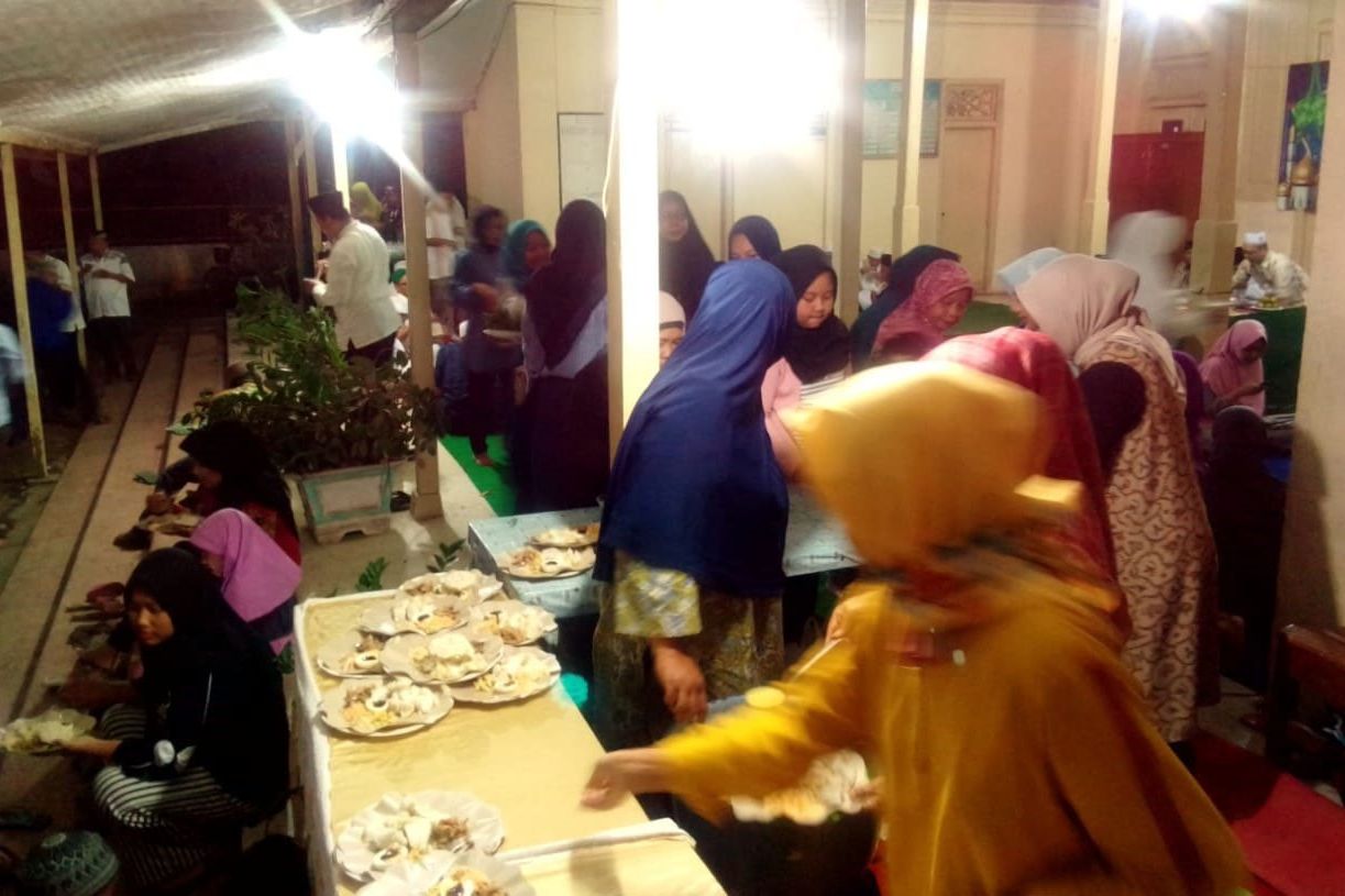 Lebaran Ketupat di Blitar Dilengkapi Menu Khas Es Pleret 