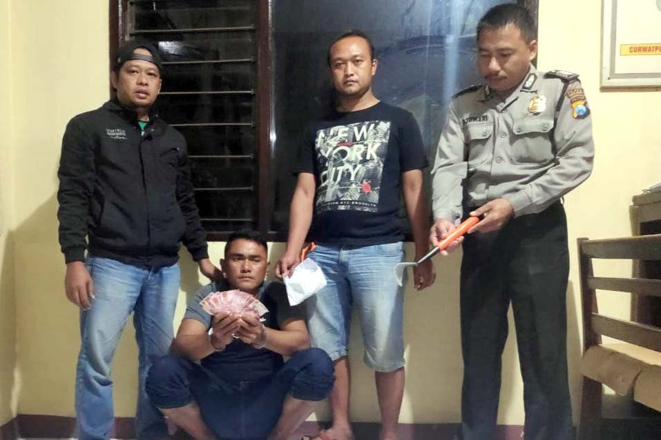Rampok Pakai "Pethok" Jarah Uang Rp 4 Juta