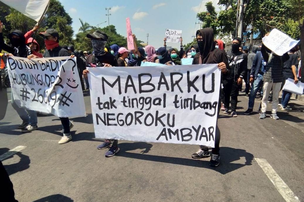 Tak Ada Instruksi Libur, SMKN 2 Surabaya Izinkan Siswanya Turun Aksi