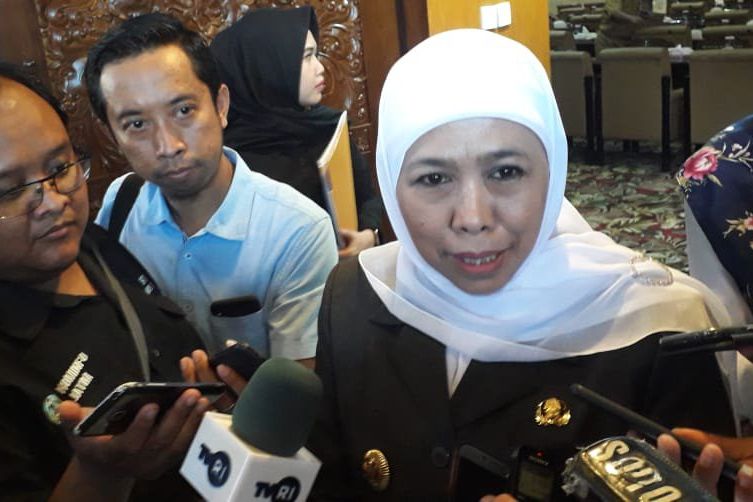 Khofifah Petakan Listrik Tenaga Surya di Jatim Tahun Ini
