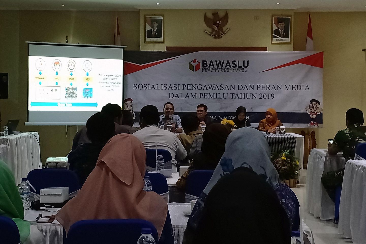 Bawaslu Jatim Catat 1.000 Pelanggaran Terkait Pemasangan APK