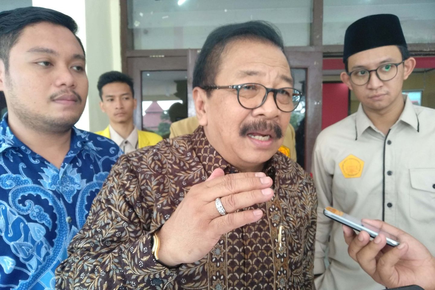 Pakde Karwo: Sengketa Pemilu Bisa Diselesaikan Melalui Jalur Hukum