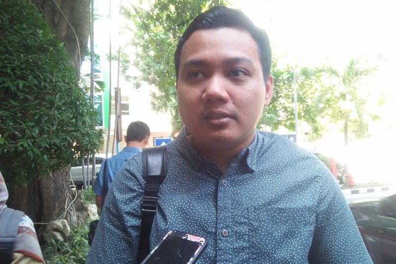 Tak Pakai Alat Bantu Nafas, Risma Bisa <em>Ngobrol</em> dengan Keluarga