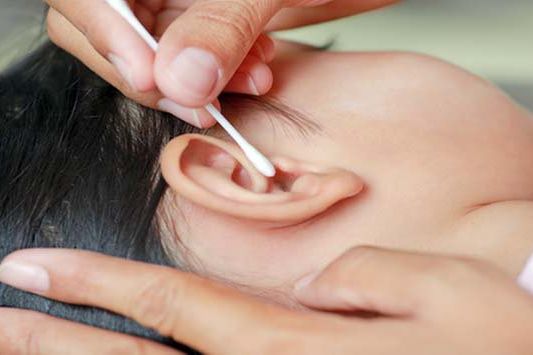 Bahayanya Membersihkan Telinga dengan <em>Cotton Bud</em>