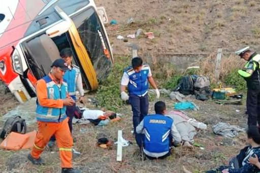 Bus Kramat Djati Terguling di Gresik, Tiga Korban Meninggal
