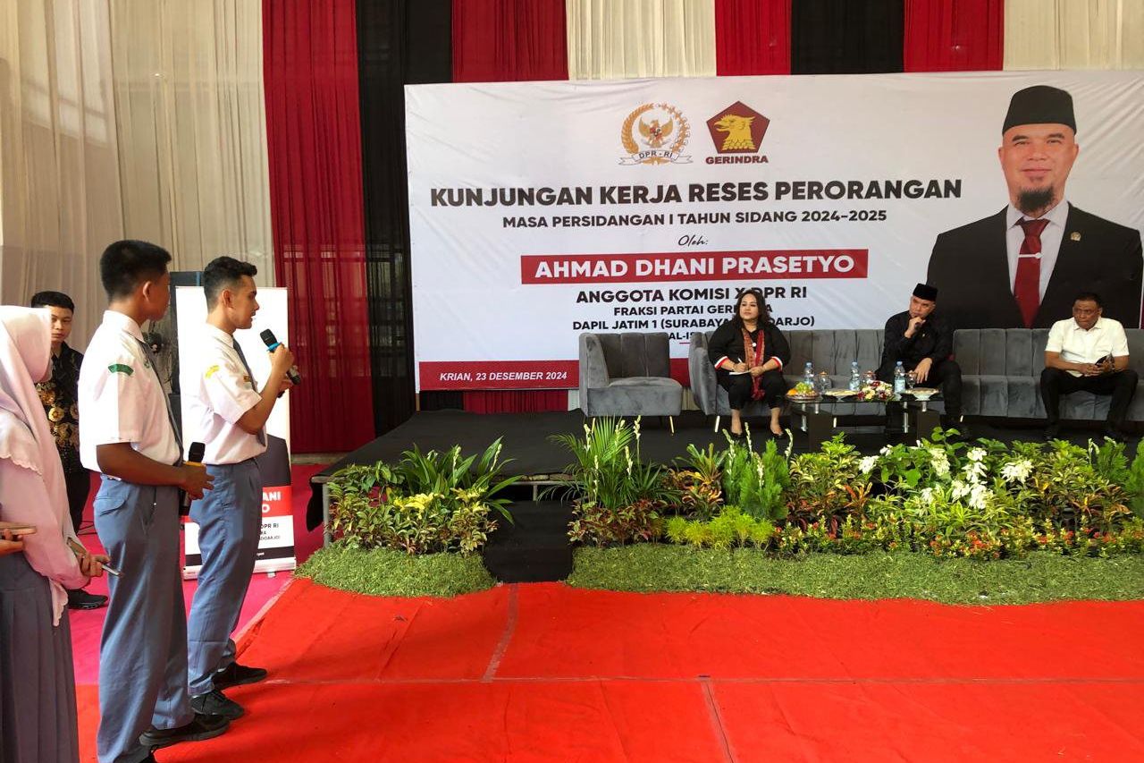 Serap Aspirasi, Anggota DPR RI Ahmad Dhani Kunjungi SMA Al Islam Krian