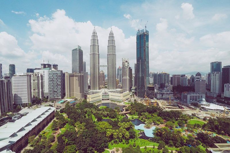 Dikunjungi Jokowi, Malaysia Umumkan Rencana Peluncuran Mobnas Tahun 2021