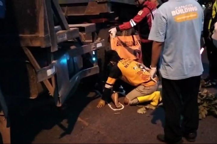 Tabrak Truk Tronton di Simpang Tiga Pasinan, Pemuda di Mojokerto Meninggal Dunia 