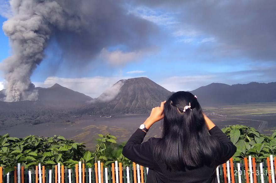 Khofifah Sebut Investor Swiss Sudah Kaji Pariwisata Ijen dan Bromo
