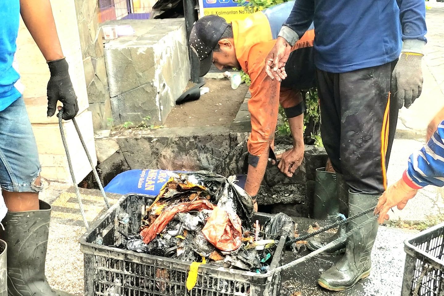 Sampah dan Alih Fungsi Lahan Penyebab Banjir di Perum Gresik Kota Baru