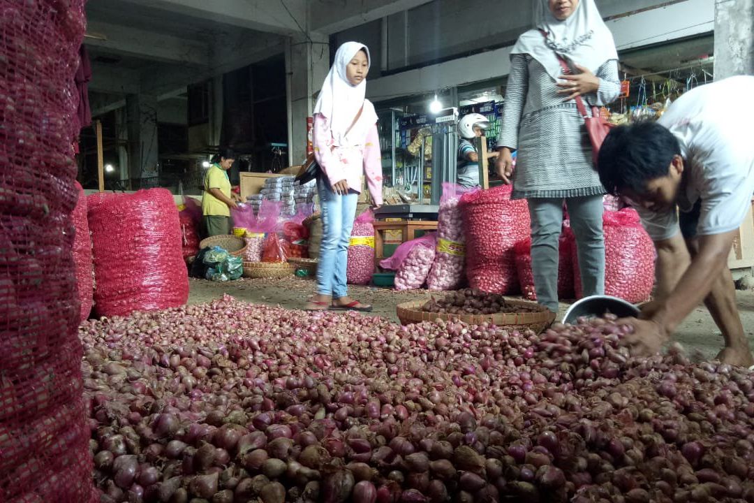 Di Blitar Harga Bawang Merah dan Putih Berlipat Naik