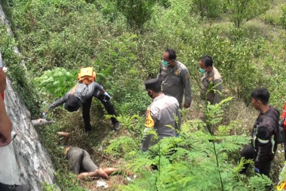 Diduga Korban Pembunuhan, Pria Tanpa Identitas Ditemukan Tewas dengan Luka di Perut dan Kepala