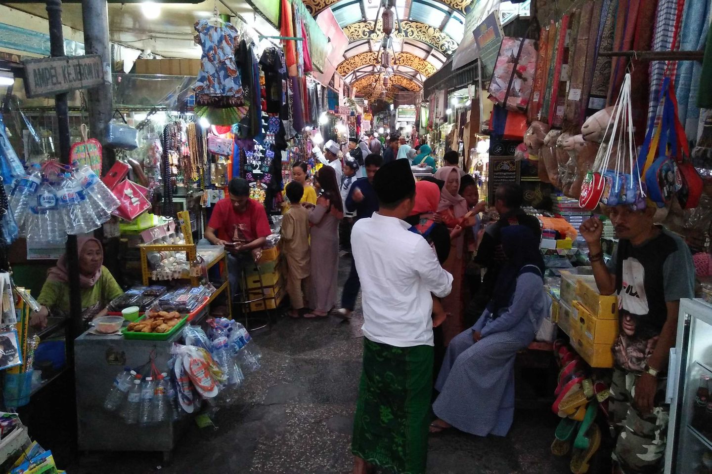 Mengingat Tradisi <em>Lek-Lekan</em> Saat Sahur di Kawasan Ampel Surabaya