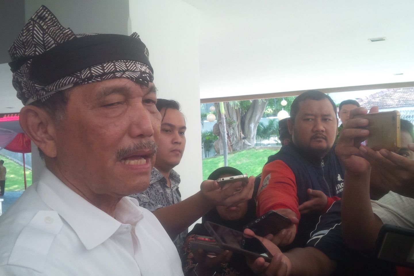 Di Banyuwangi Luhut Tepis Lima Hoaks Serang Pemerintah 