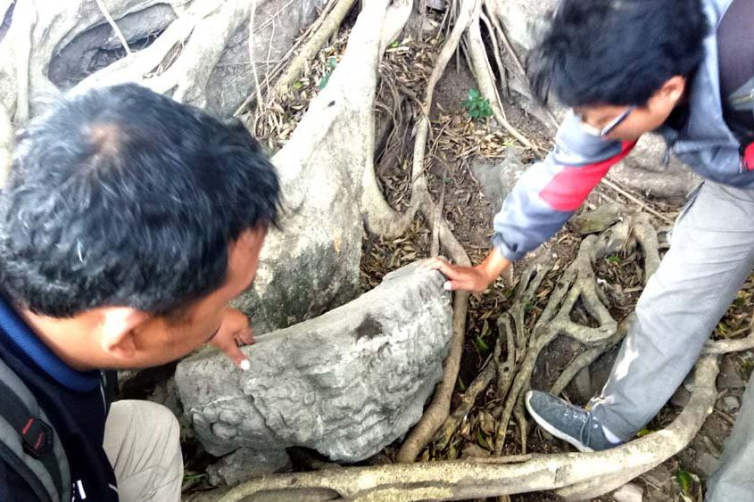 Fragmen Miniatur Candi Ditemukan 200 Meter dari Situs Candi Gedog