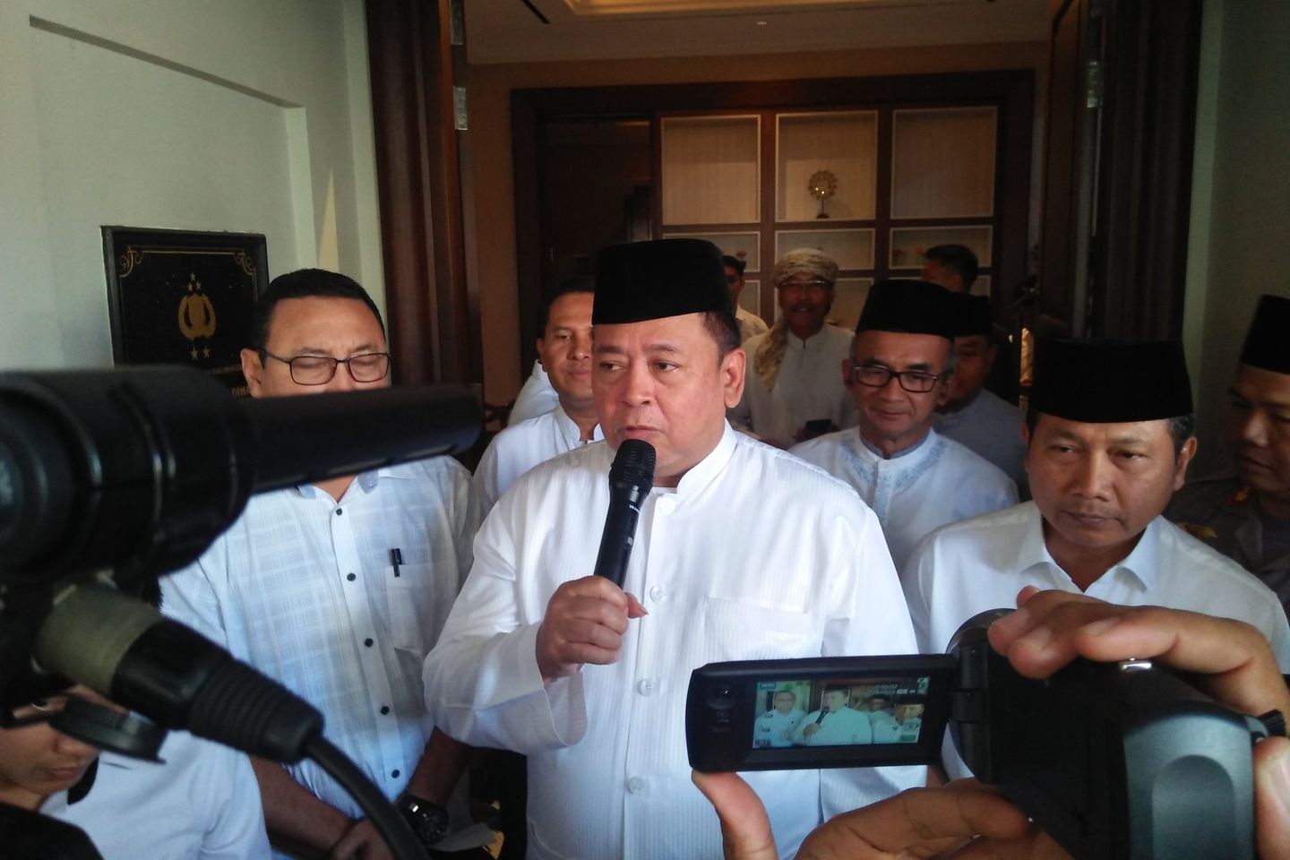 Polisi Tetapkan Enam Tersangka Pembakar Mapolsek Tambelangan