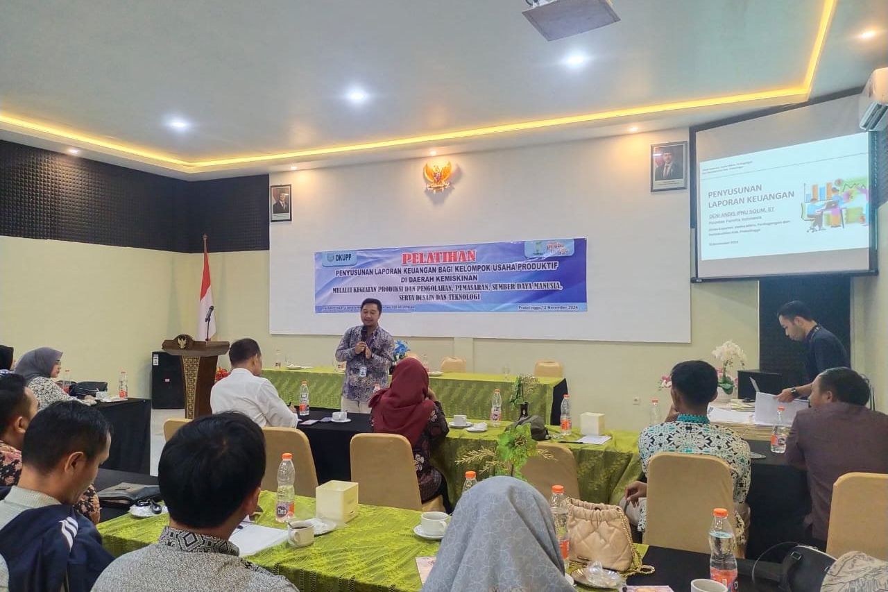 UMKM Produktif di Daerah Miskin Probolinggo Dilatih Menyusun Laporan Keuangan