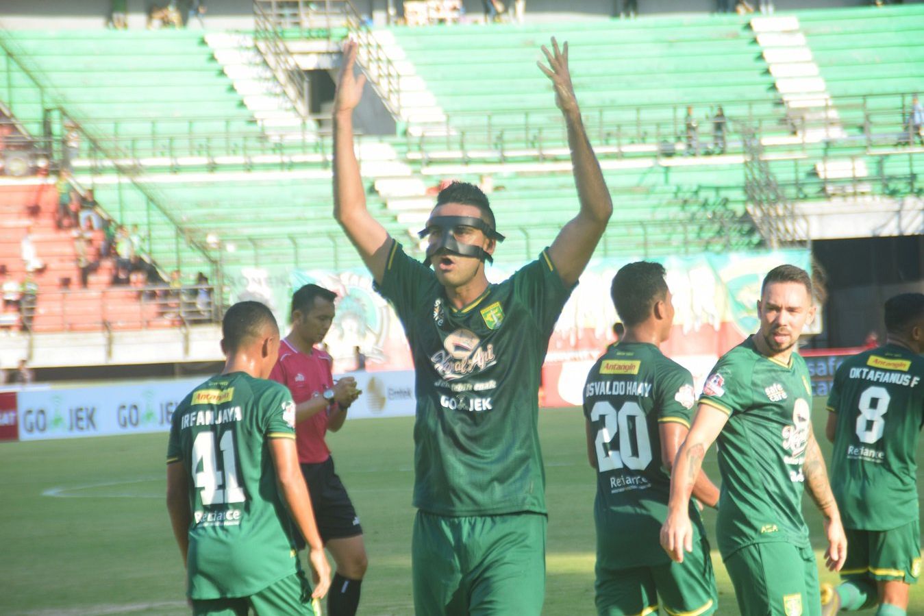 Dutra Mengaku Butuh Penyesuaian Kenakan Masker Pelindung Wajah