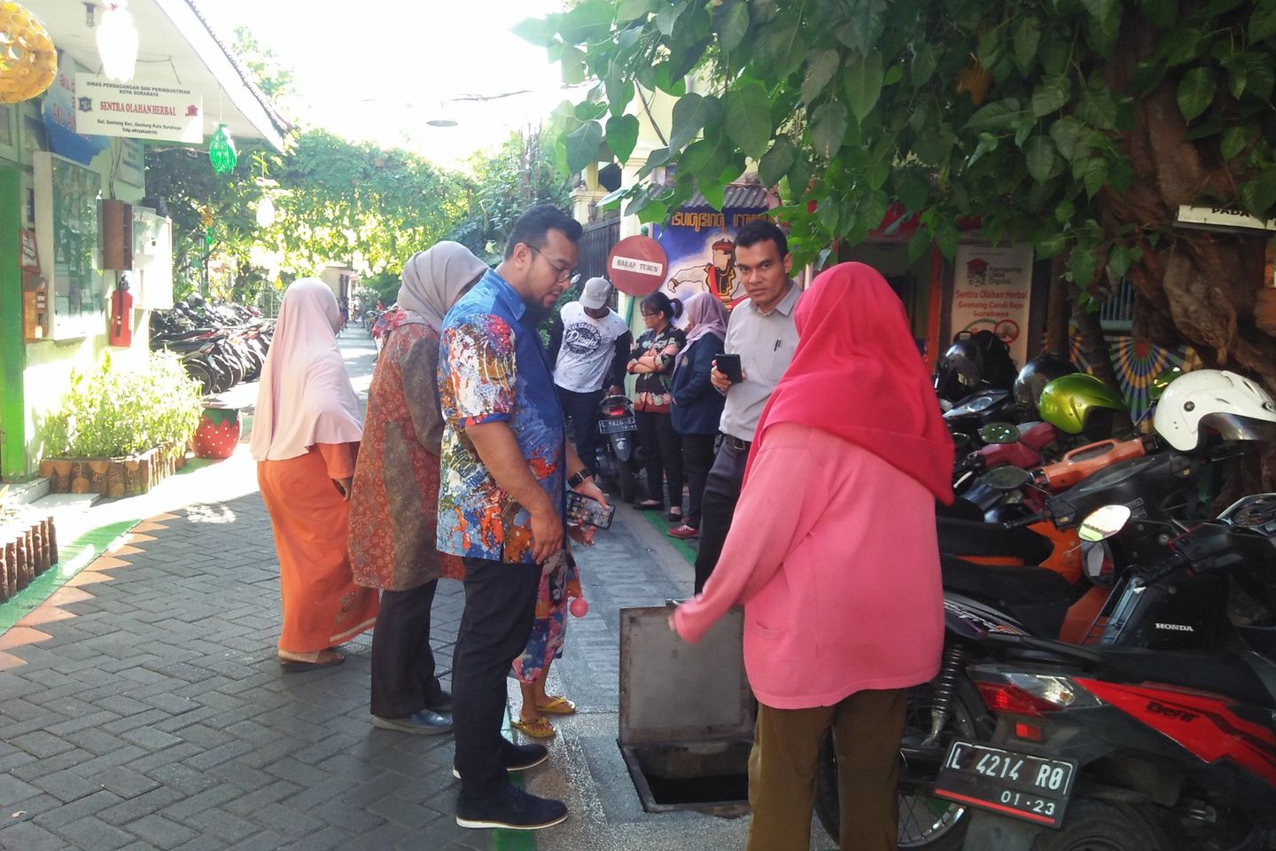 Warga Genteng Surabaya Pamerkan Inovasi Kolam Ikan pada Pemerintah Malaysia