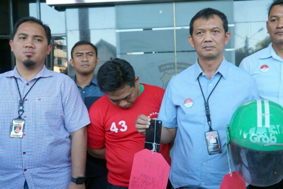 Polrestabes Surabaya Tangkap <em>Driver</em> Ojol Asusila