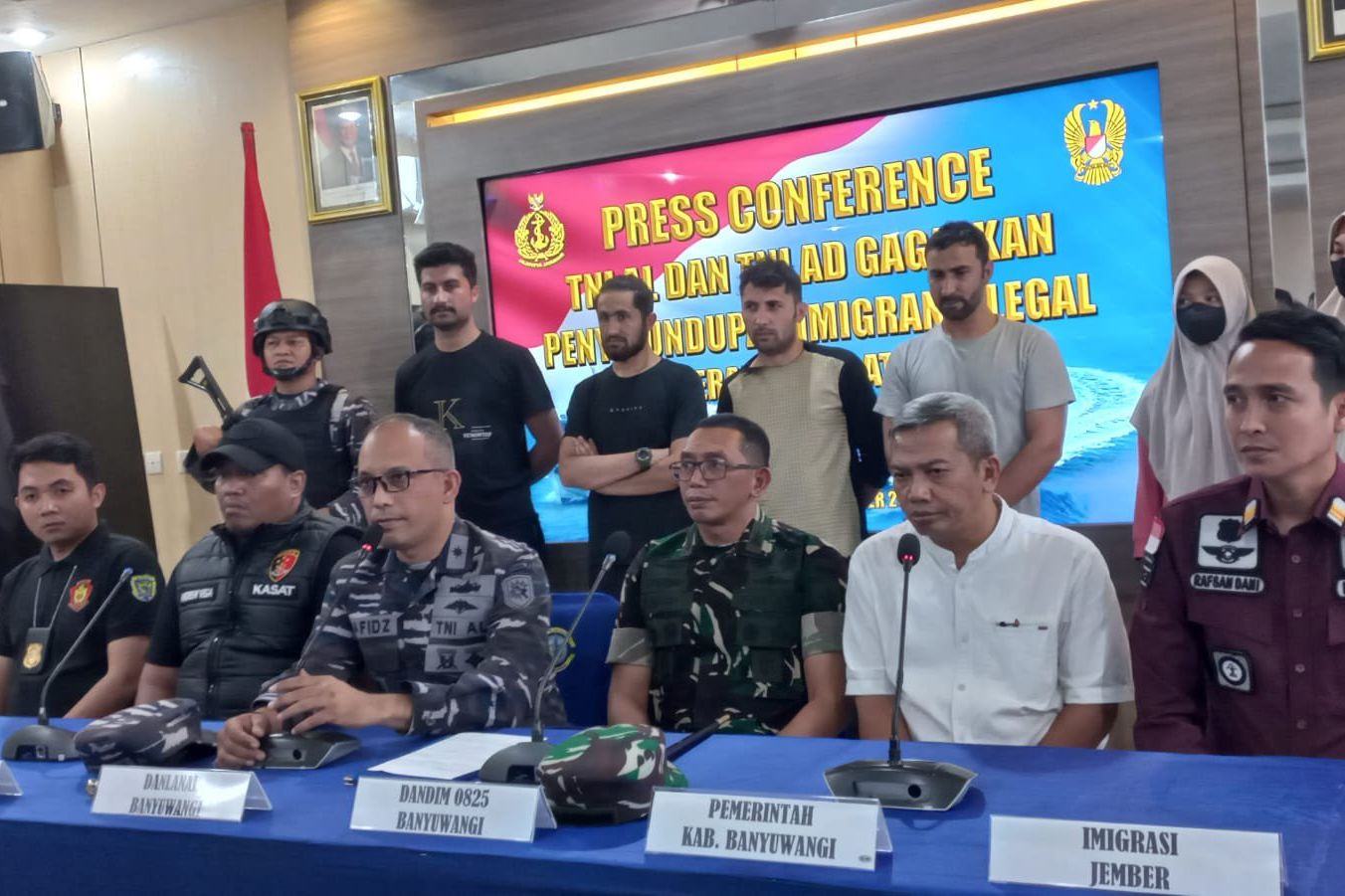 Diduga Imigran Gelap, Lanal Banyuwangi Gagalkan Penyelundupan Belasan WNA Pakistan