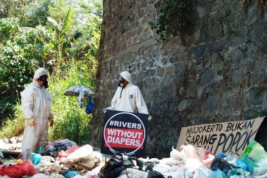 Tanggapan Unicharm Atas Menumpuknya Popok Bekas di Sungai Mojokerto