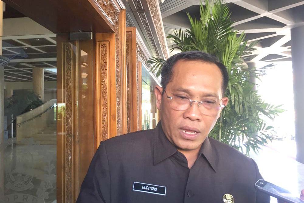 Dindik Jatim Segera Lelang Ulang Seragam SMA dan SMK