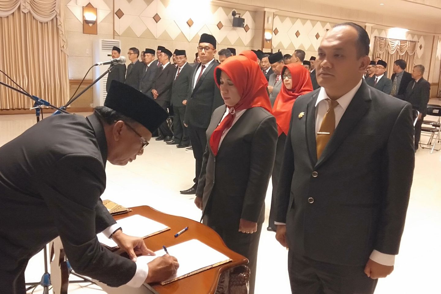 17 Agustus, Bupati Gresik Lantik Lima Pejabat Baru