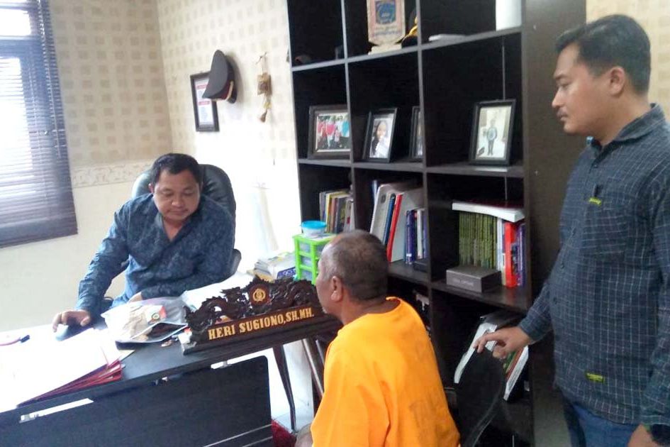 Polres Blitar Kota Tangkap Kakek Tiri yang Tega Hamili Cucu  