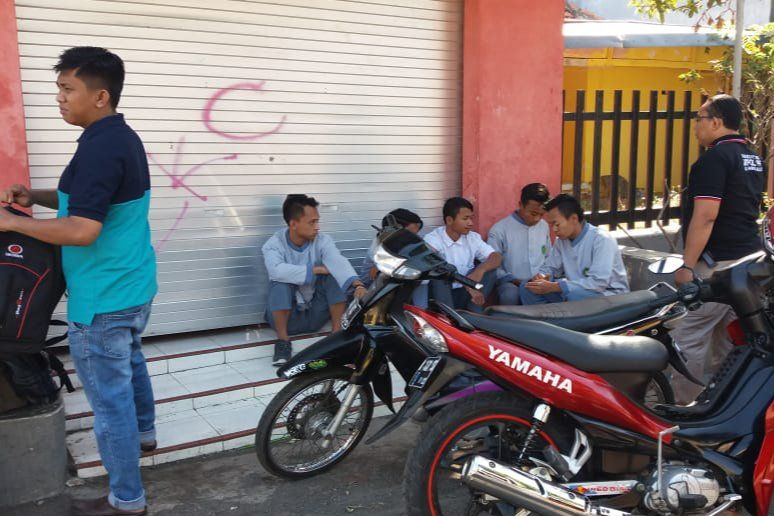 Satpol PP Kota Probolinggo Tangkap Enam Siswa SMA Bolos, Dapati Video Porno