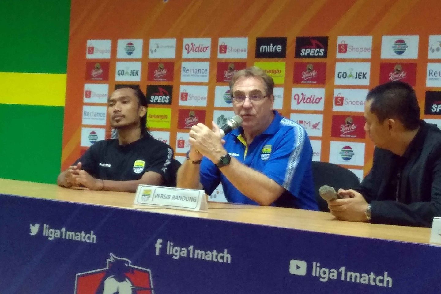 Kalah 4-0, Pelatih Persib Akui Kelemahan Pertahanan Timnya
