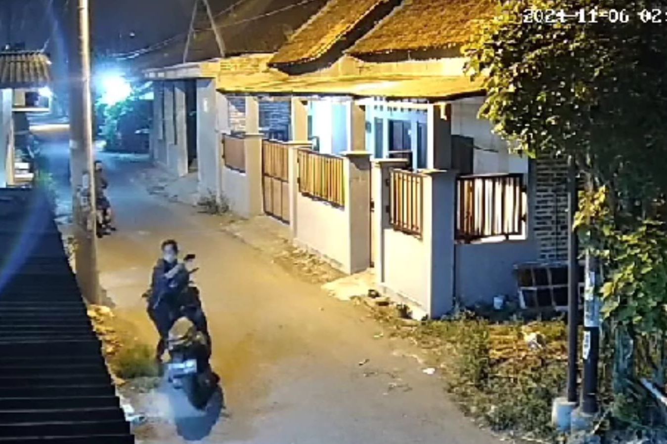 Pagar Tak Dikunci, Komplotan Maling Curi Motor di Kamar Kos di Mojosari