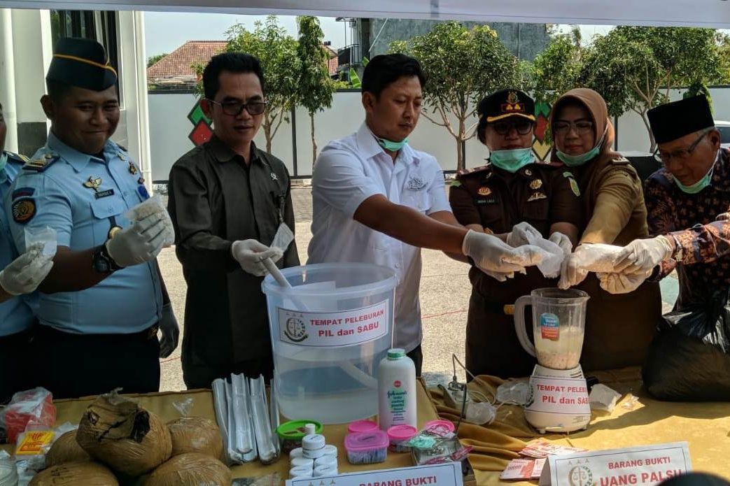 Kejari Ponorogo Bakar Upal Senilai Rp 24 Juta