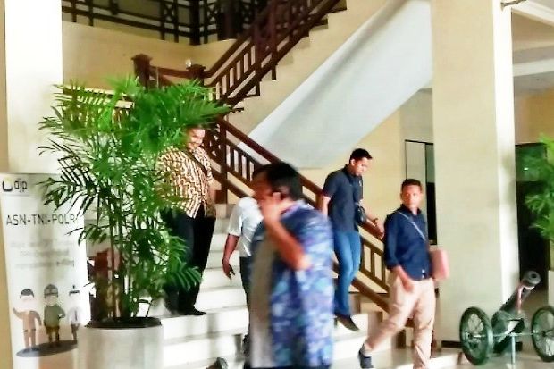 Mangkir Tiga Kali, Tim Kejari Gresik Datangi Kantor dan Rumah Sekda