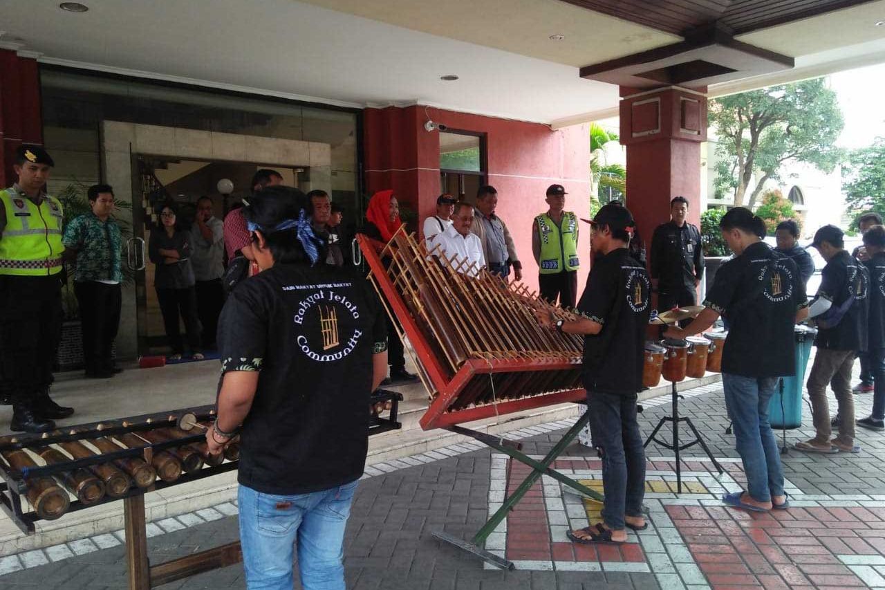 Armuji Usul Pemkot Revisi Perda Larangan Pengamen Jalanan