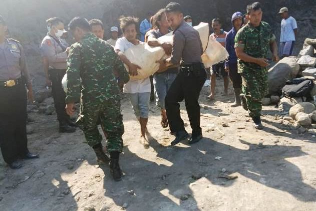 Penambang Pasir di Blitar Tewas Tertimbun Longsoran Tebing