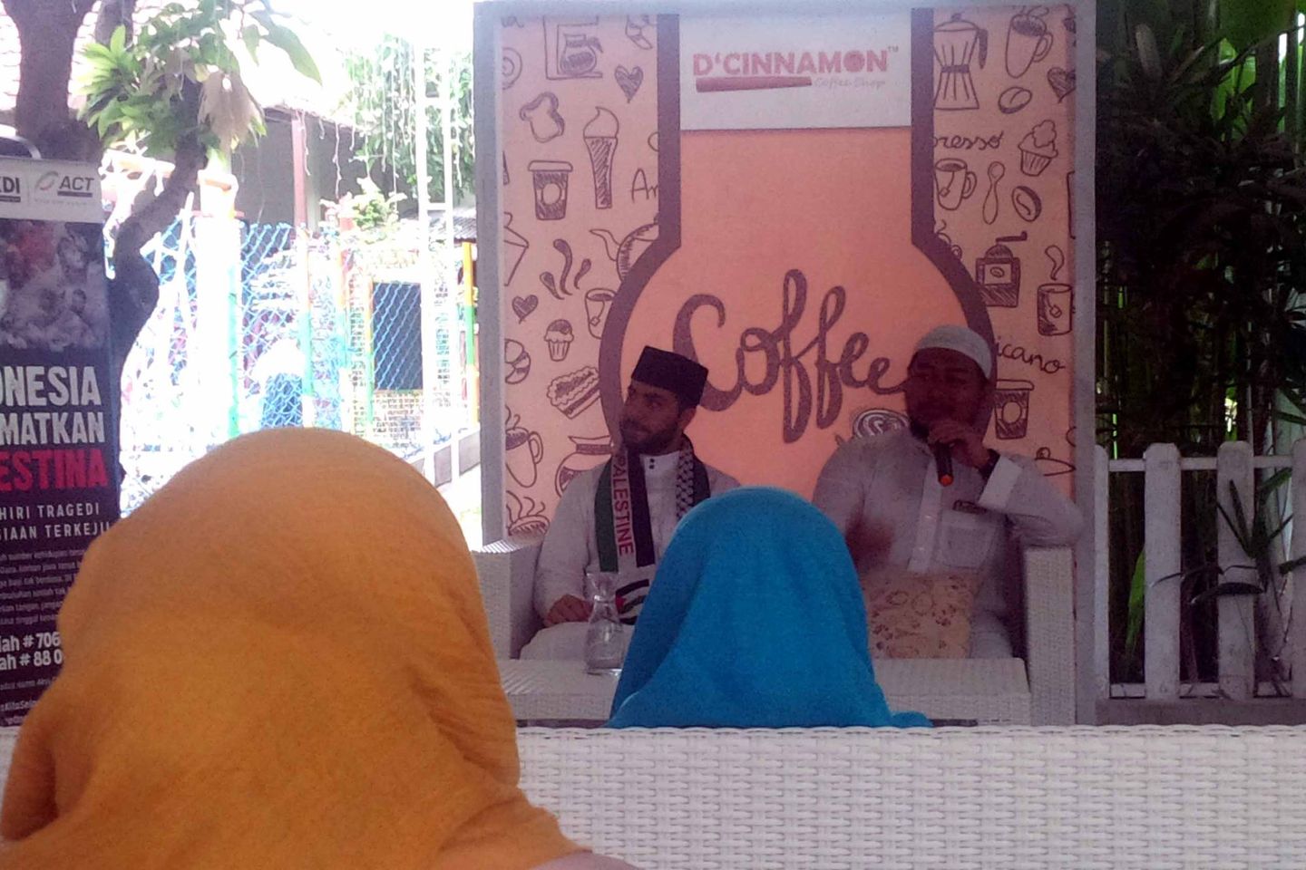Pemuda Palestina Berbagi Cerita Tragedi Kemanusiaan di Banyuwangi 