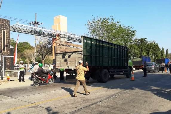Tiga Puluh Kendaraan Bertonase Besar Terjaring Razia di Jalur Pantura