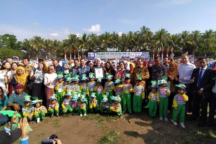 Tarian Pelajar TK di Festival HAM Jember Diganjar Rekor Muri
