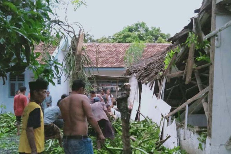 Sepekan, 81 Rumah di Probolinggo Rusak Diterjang Angin Kencang