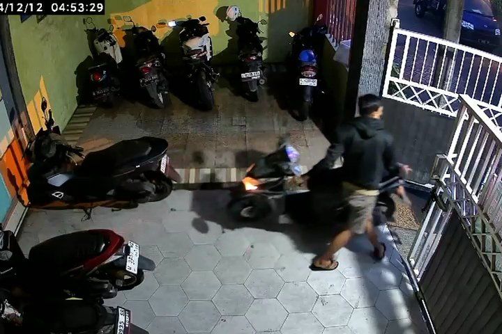 Pulang Kerja, Motor Penghuni Kos di Jasem Amblas Digasak Maling