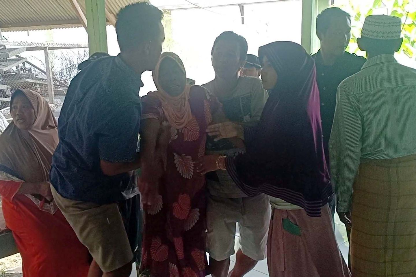 Rombongan Minibus Tabrak Truk Hendak Jenguk Keluarga yang Sakit