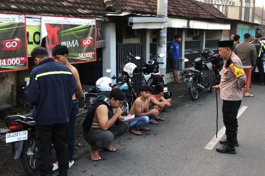 Lari sampai Sungai, Puluhan Remaja Terjaring Razia Balap Liar di Mojokerto