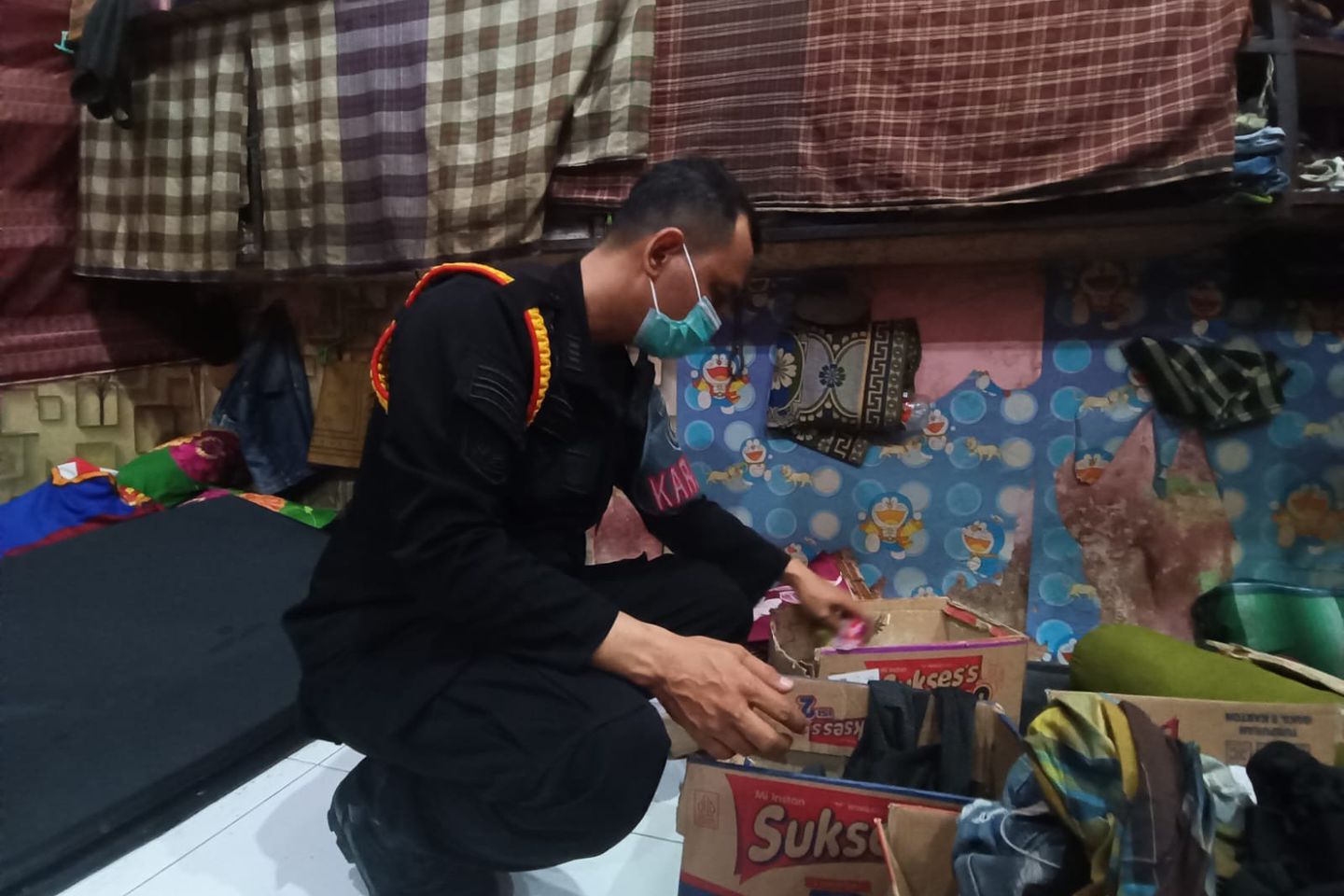 Petugas Lapas Mojokerto Gelar Razia Kamar Hunian Warga Binaan, Ini Hasilnya