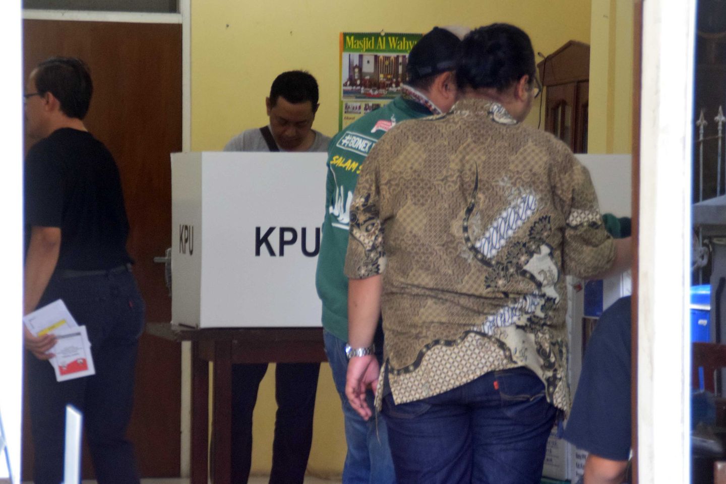 Dokter Disiagakan dalam PSU di TPS 28 Rungkut Menanggal