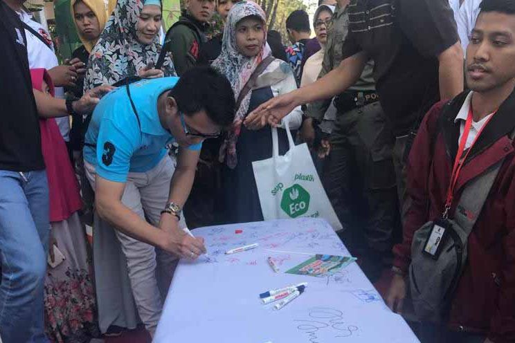 Warga Surabaya Antusias Belajar Anti Korupsi di Bus KPK