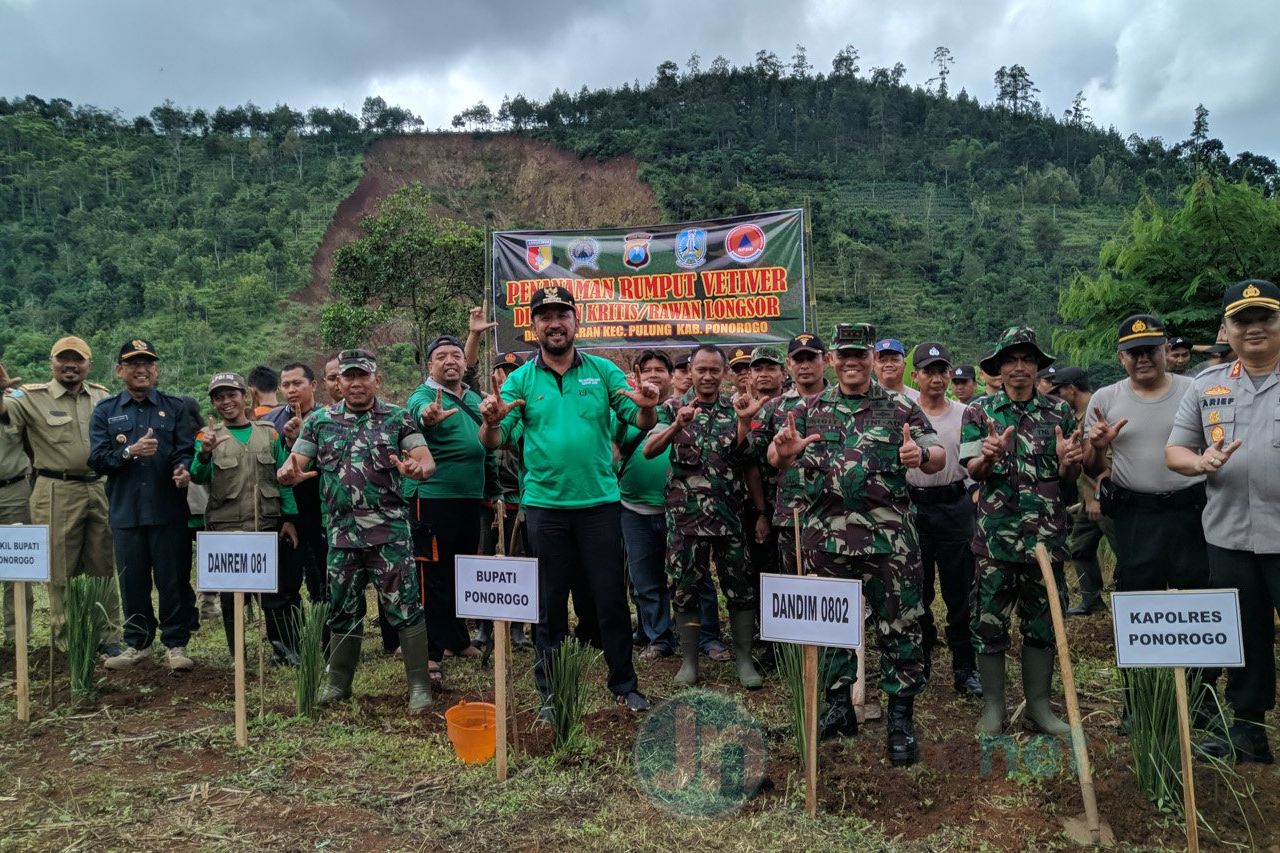 20.000 Rumput Vetiver Disiapkan untuk Cegah Longsor di Ponorogo