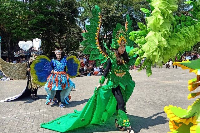 Ubaya Tutup Masa Orientasi Maba dengan Even Ubaya Heritage Carnival