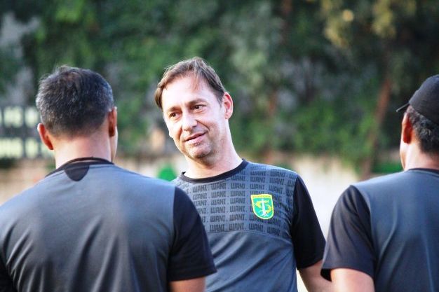 Dokumen Lengkap, Pikal Bisa Dampingi Persebaya Jamu Borneo FC di Lapangan